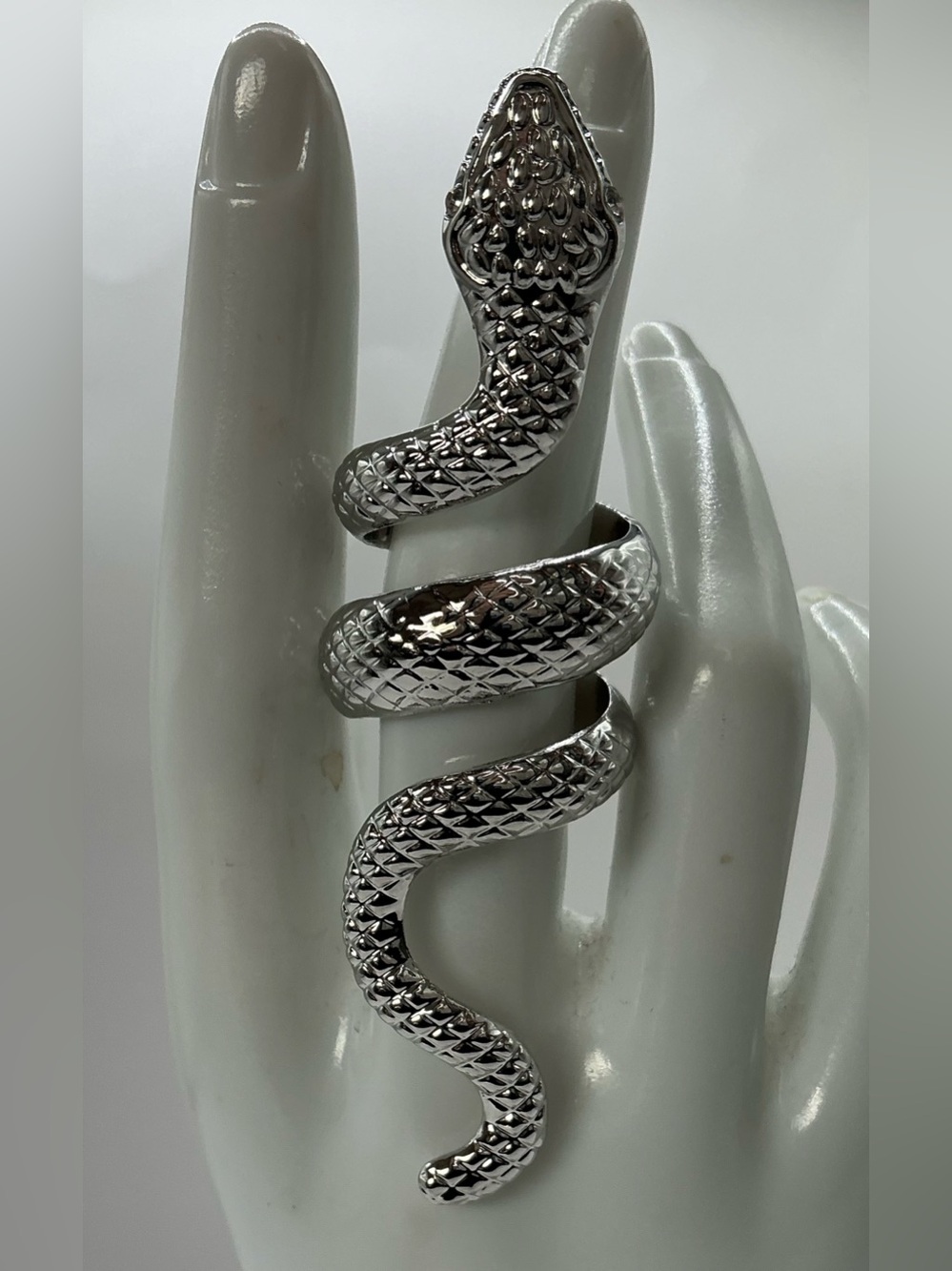 SILVER TONE WRAPPED SNAKE WITH RHINESTONE EYE LARGE RING SIZE 7 OR 8 NWOT